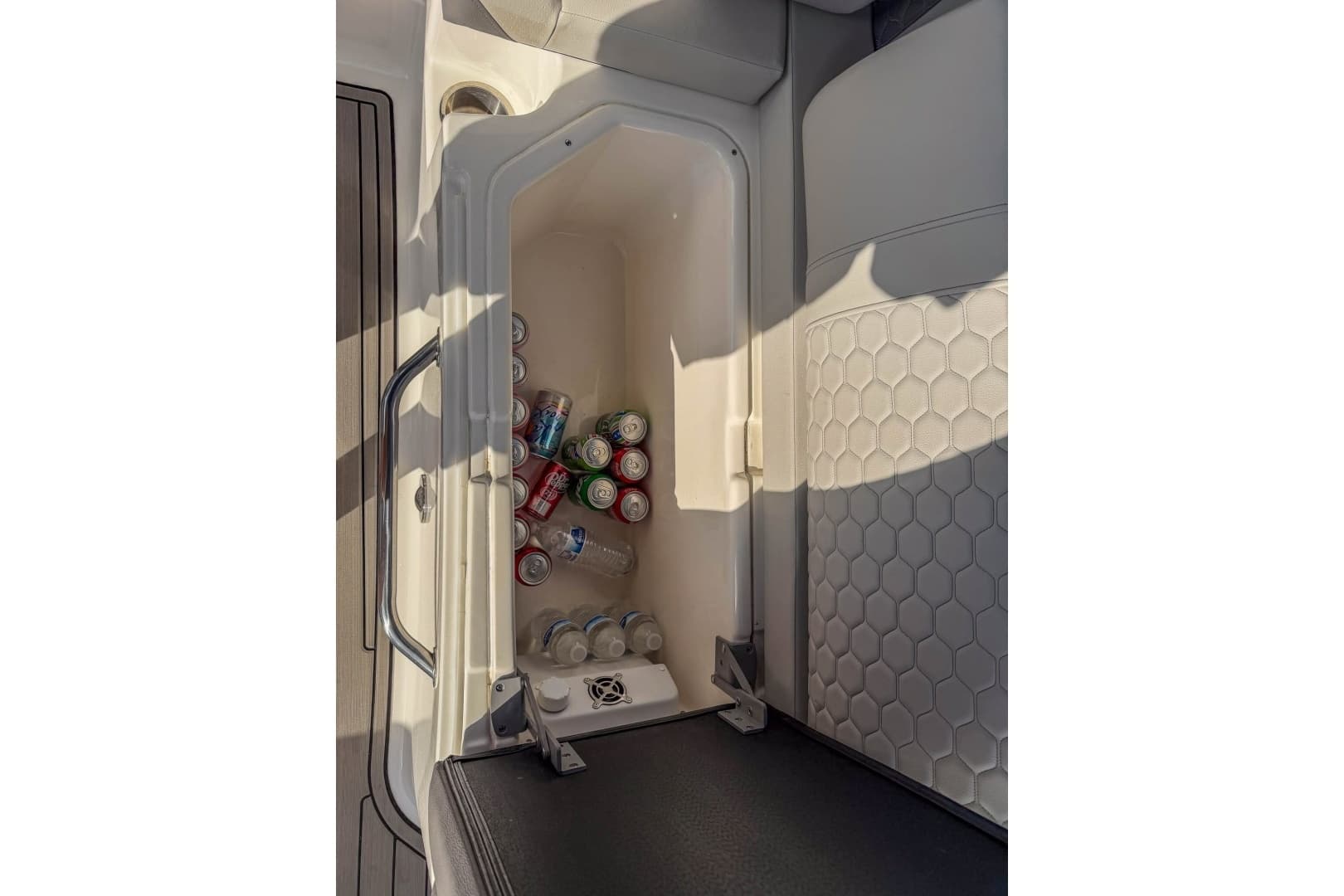 2024 Sea Ray SDX 270