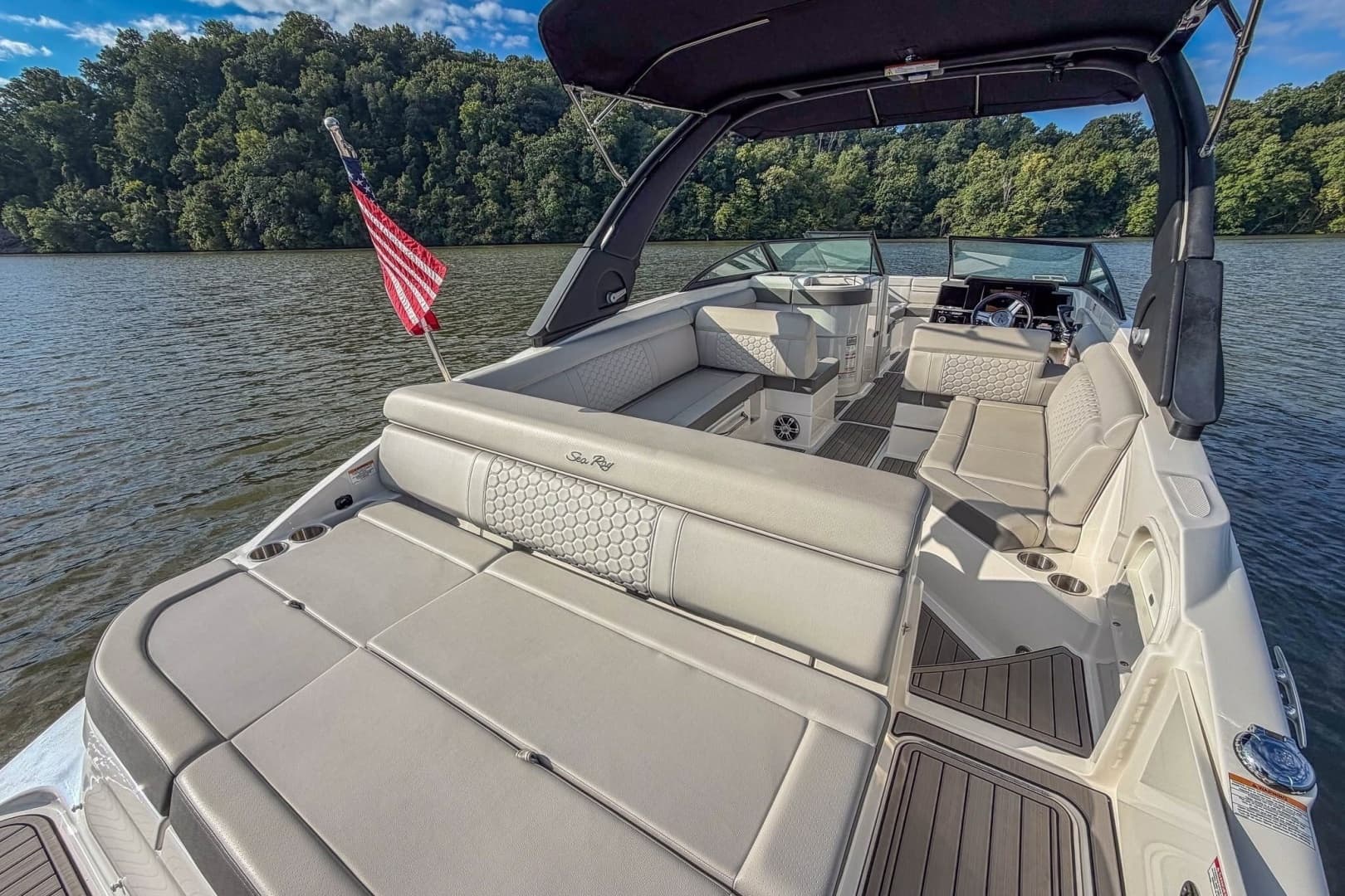 2024 Sea Ray SDX 270