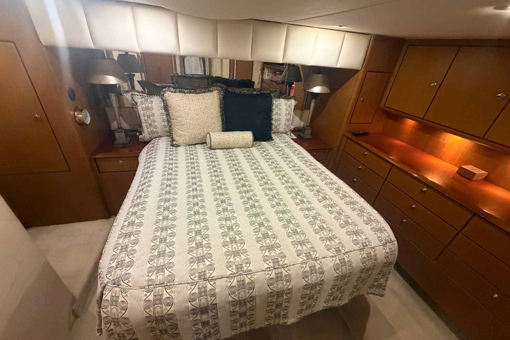 2000 Ocean Yachts 56 Super Sport