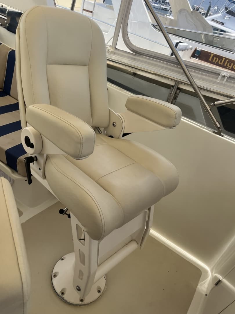 37Upper Helm Seat2