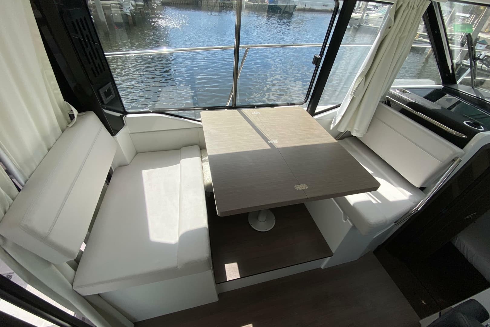 2026 Jeanneau NC 895 Series 2