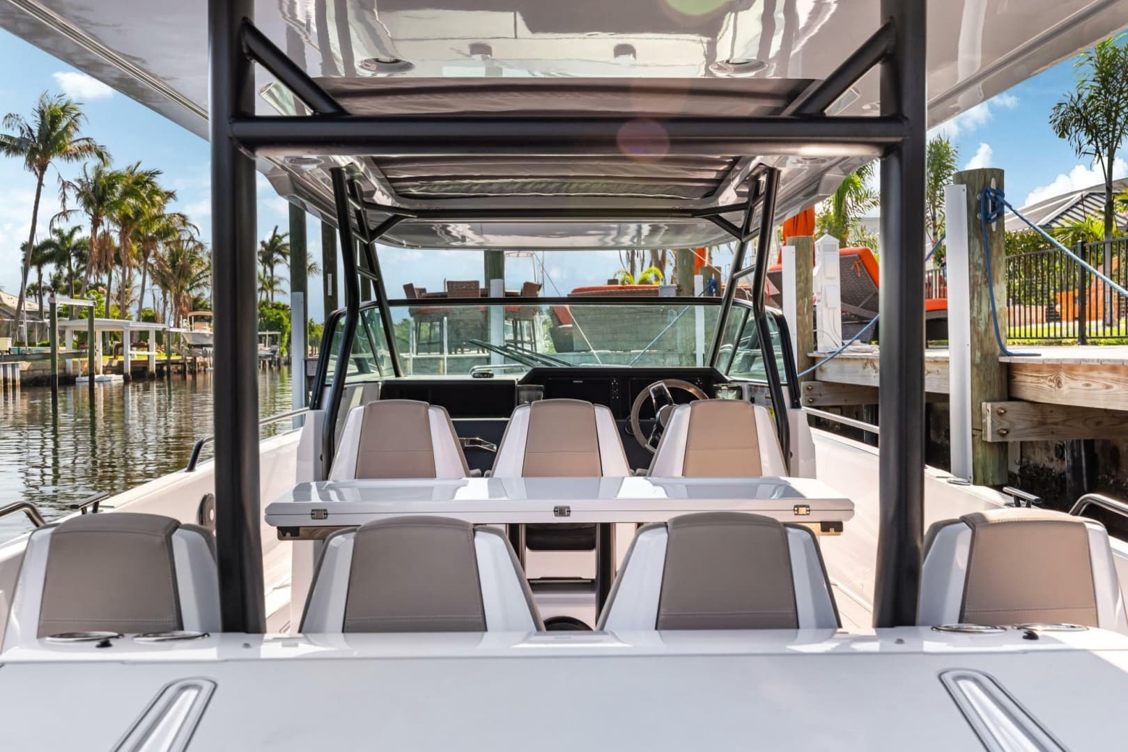 2023 Axopar 37 Suntop
