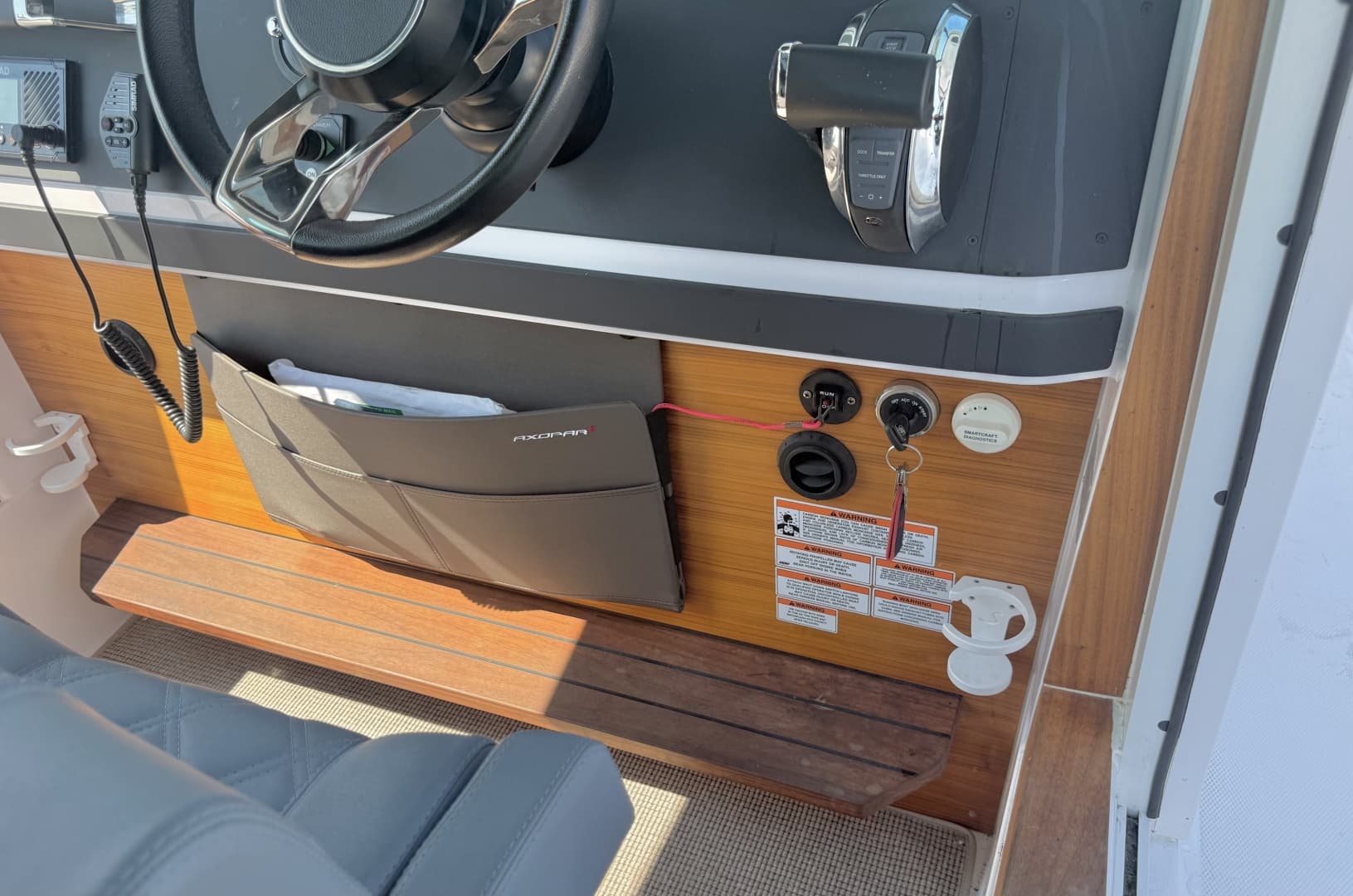 2022 Axopar 28 Cabin