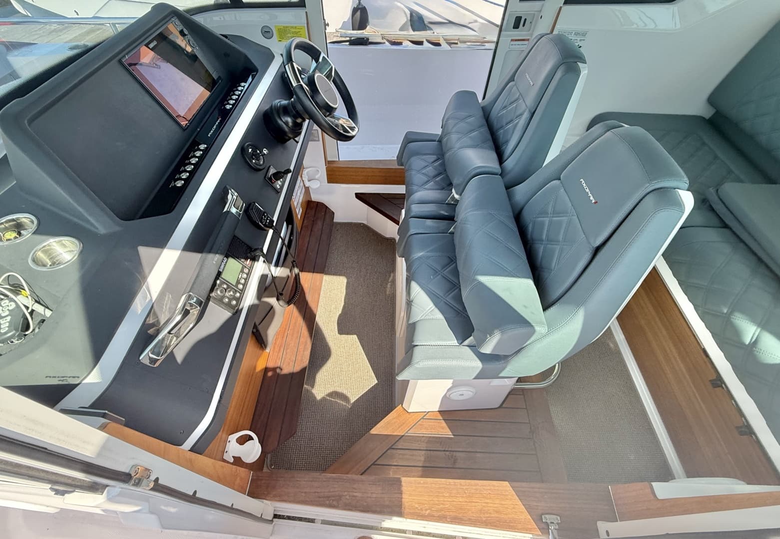 2022 Axopar 28 Cabin
