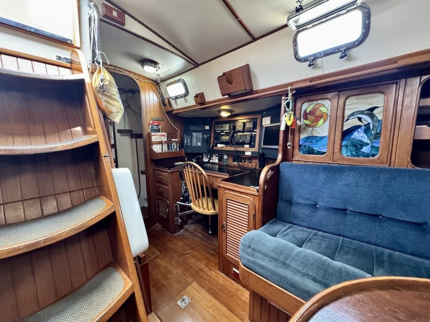 1990 Passport Royal Passport 49