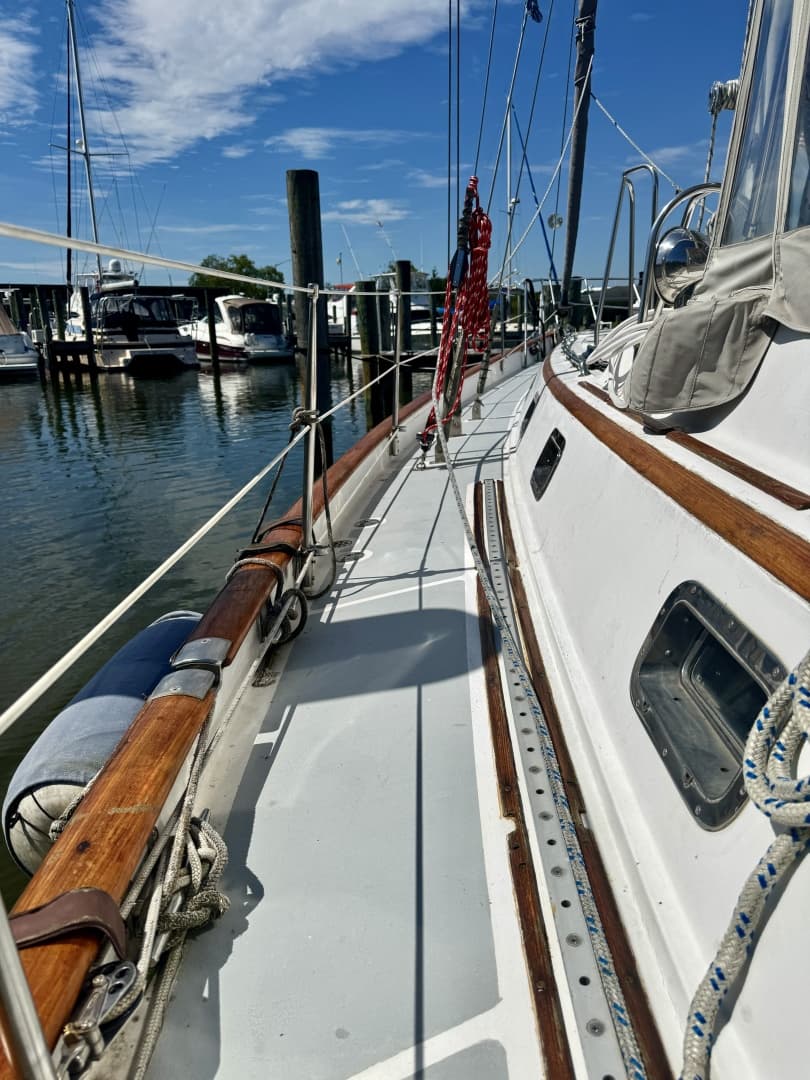 1990 Passport Royal Passport 49