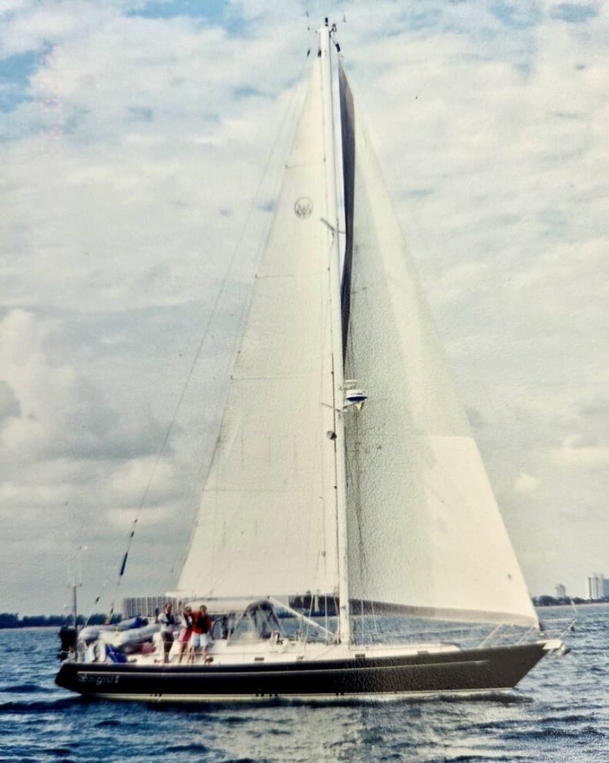 1990 Passport Royal Passport 49