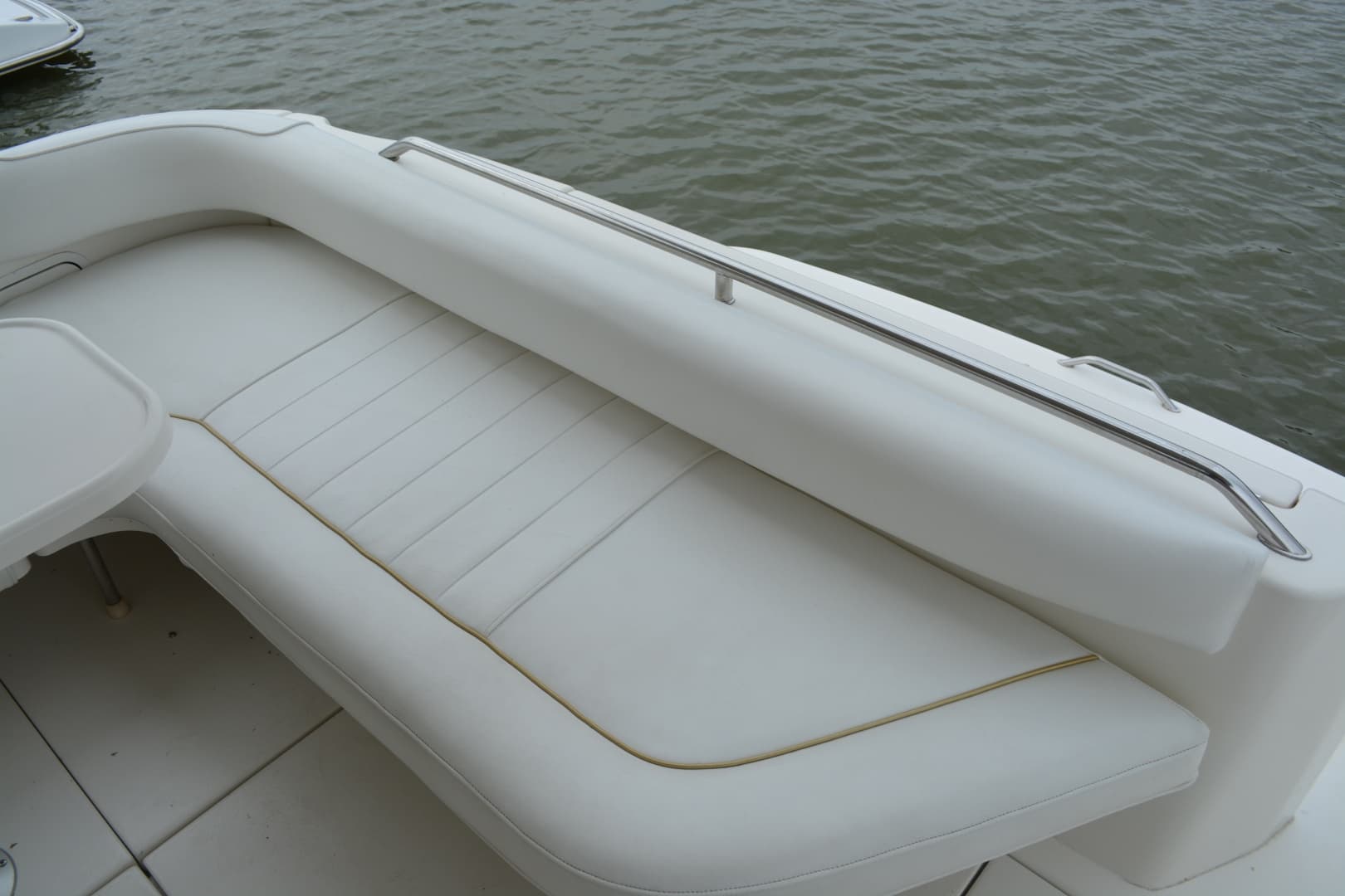 1996 Sea Ray Sundancer 370