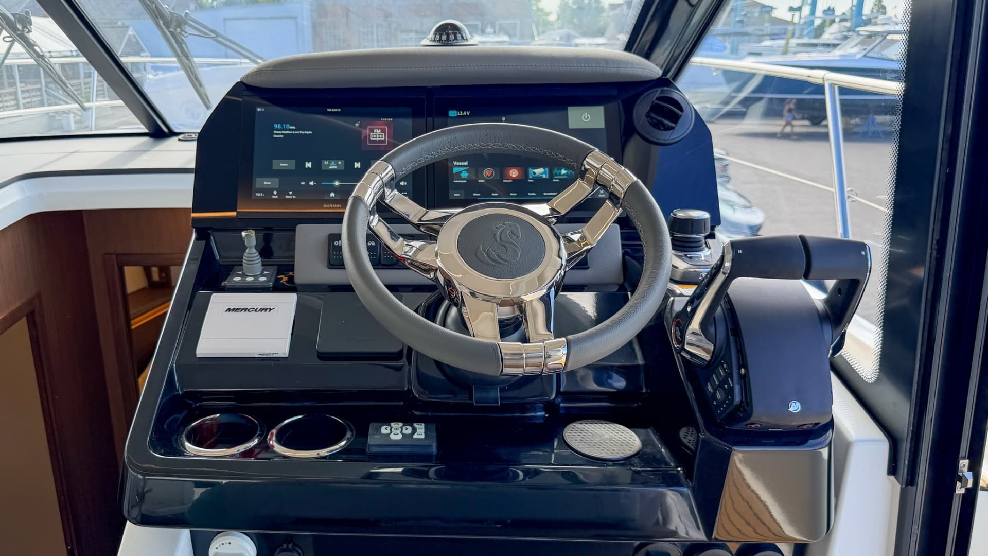 2027 Beneteau Antares 12 Fly