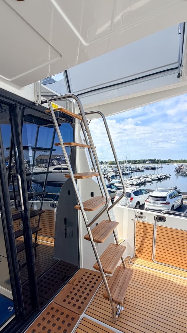 2027 Beneteau Antares 12 Fly