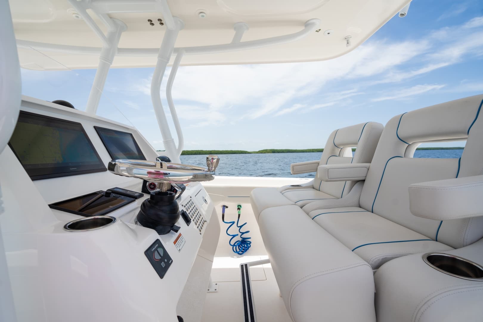 2023 Intrepid 345 Nomad FE