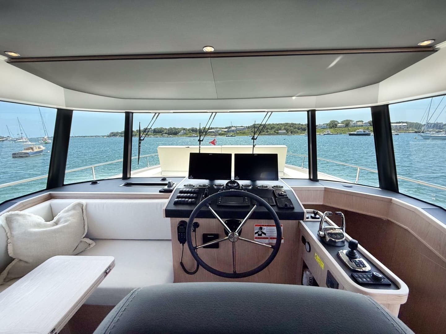 2026 Beneteau Swift Trawler 54