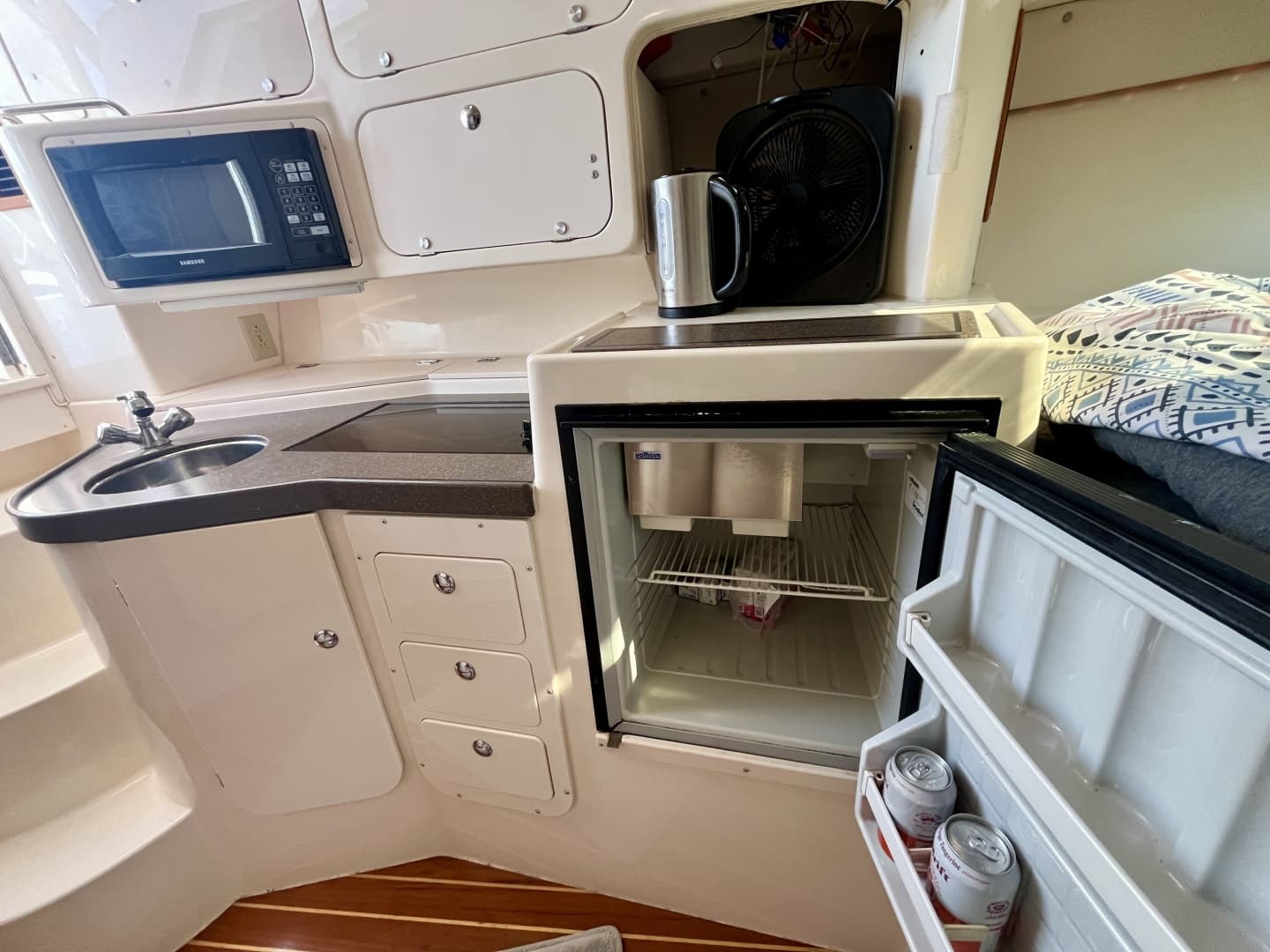 2003 Grady-White Express 330
