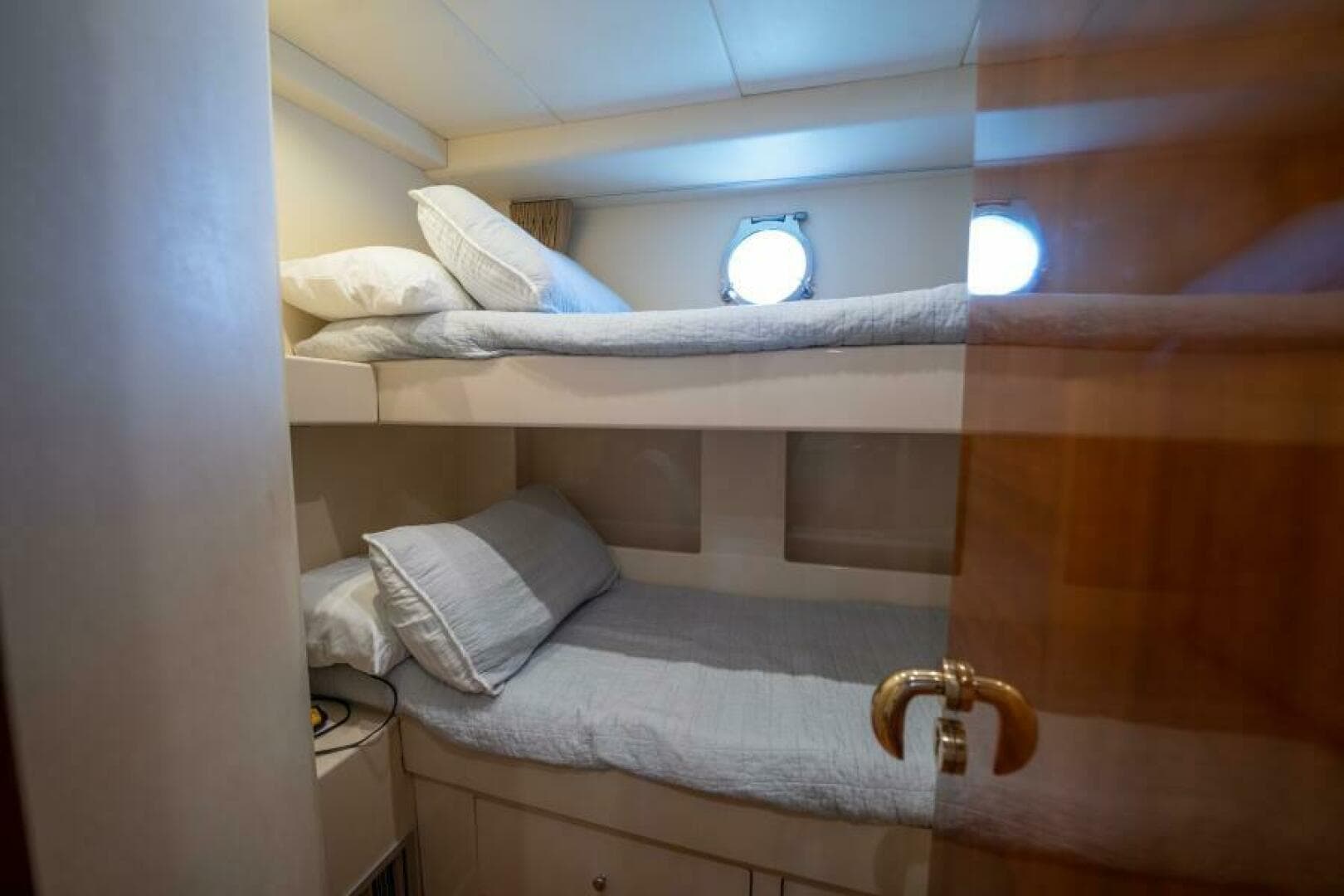 2004 Azimut 80 Carat