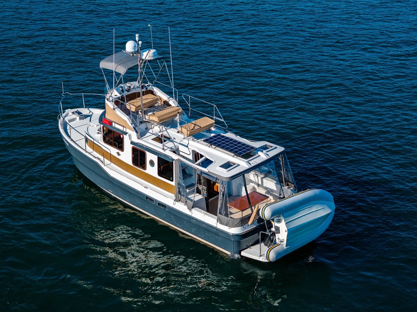 2016 Ranger Tugs R-31 CB