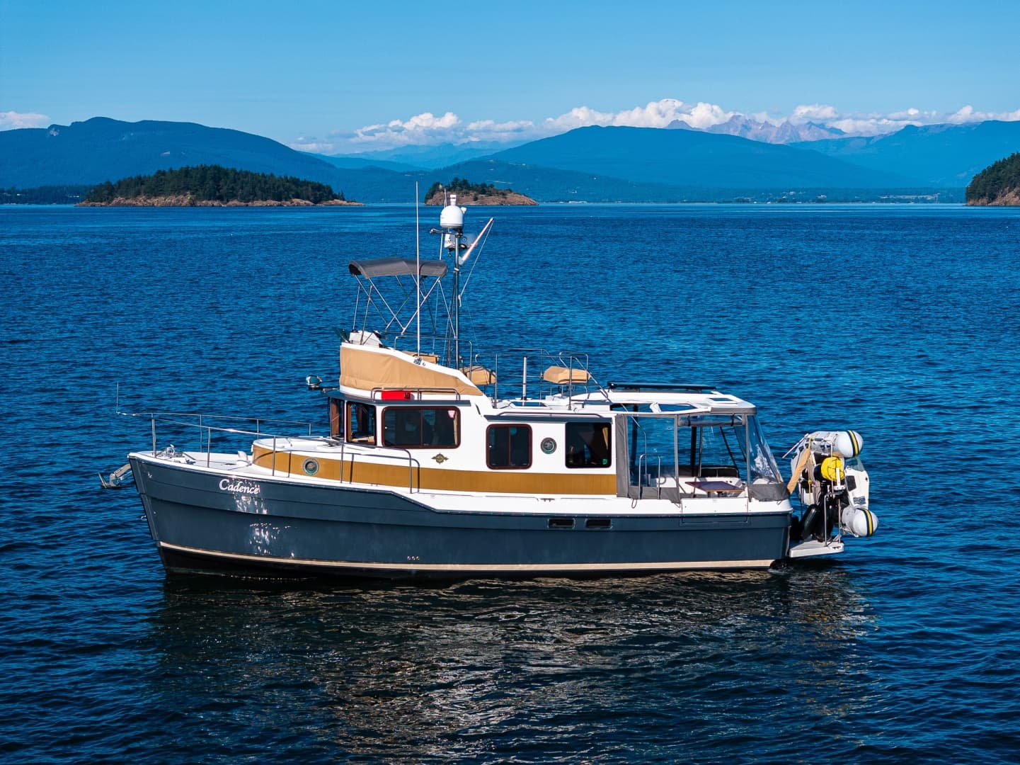 2016 Ranger Tugs R-31 CB