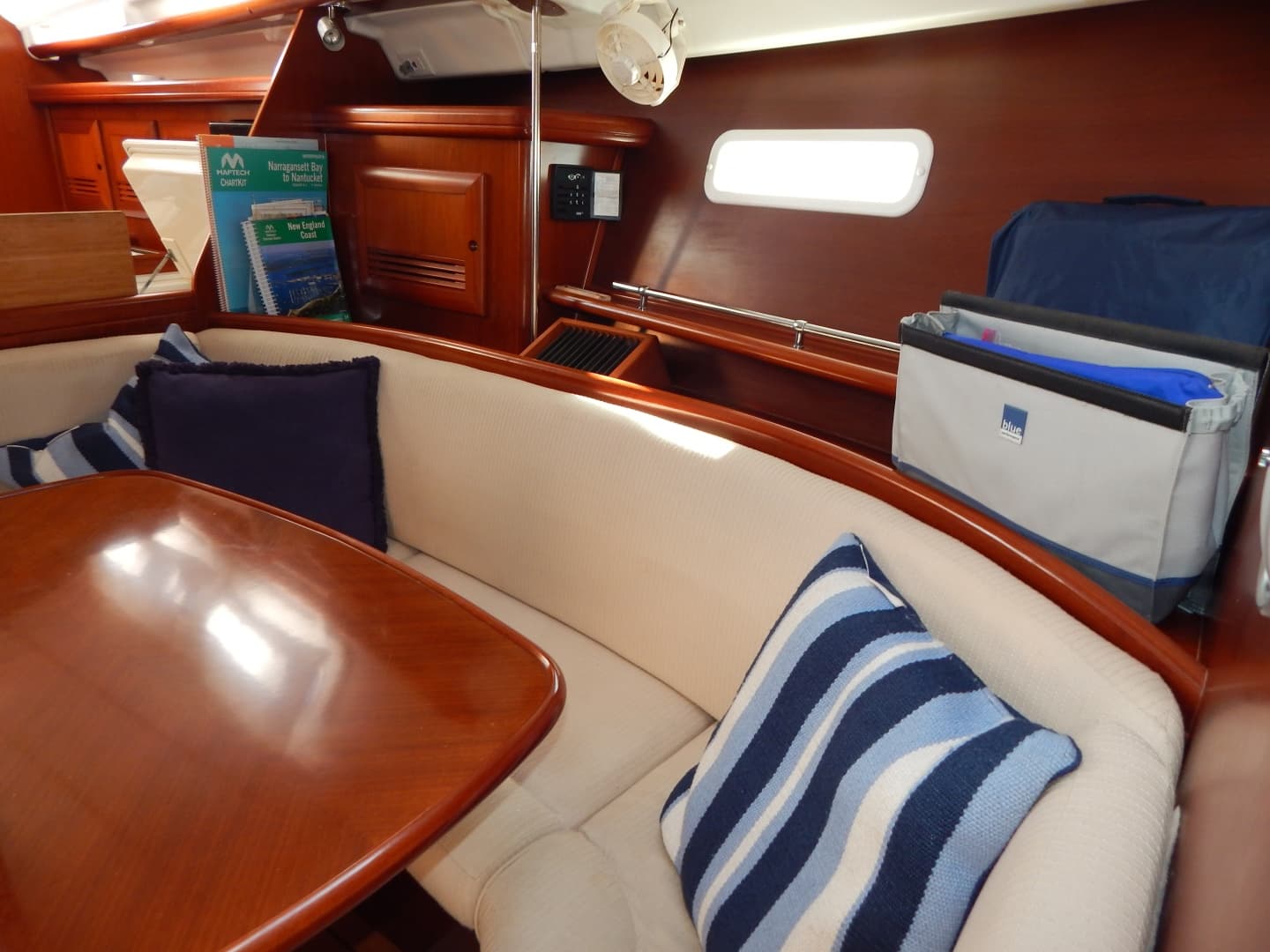 2005 Beneteau 373