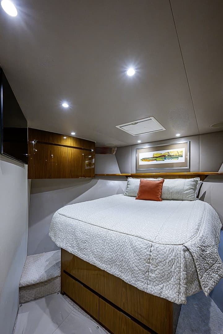 2011 Viking 76 Enclosed Bridge