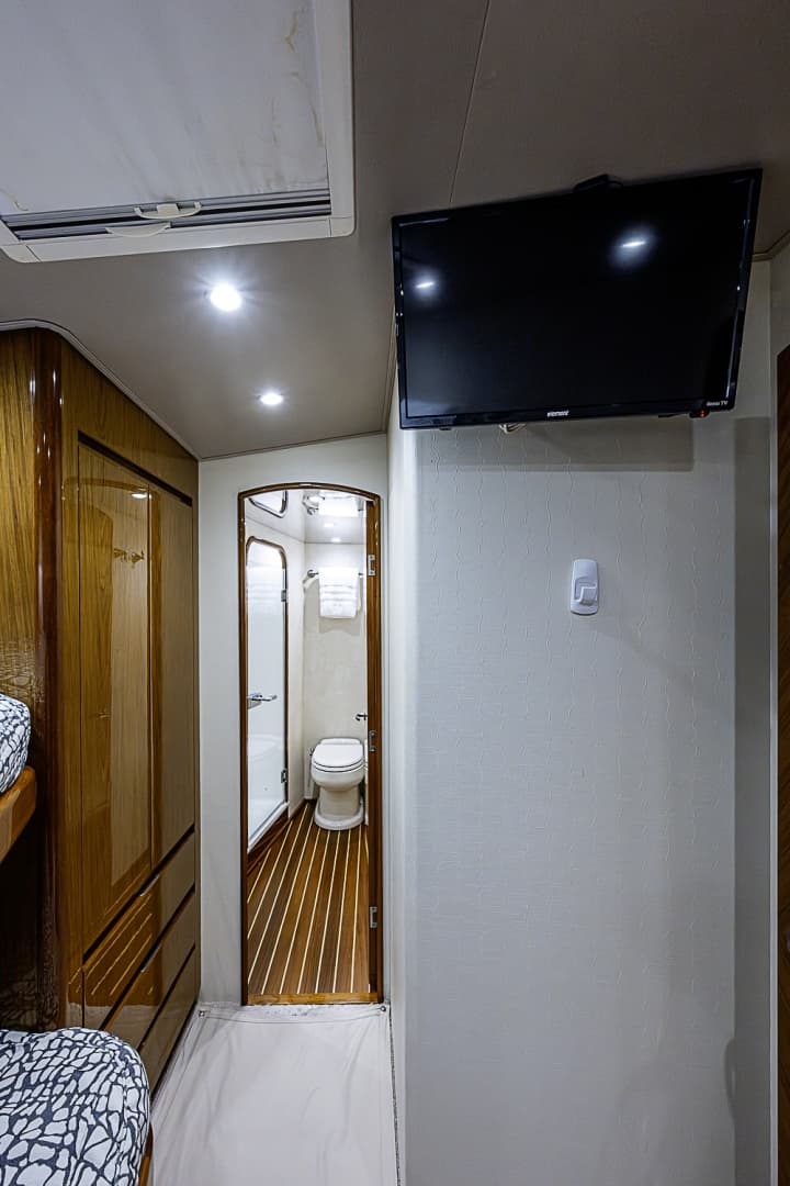 2011 Viking 76 Enclosed Bridge