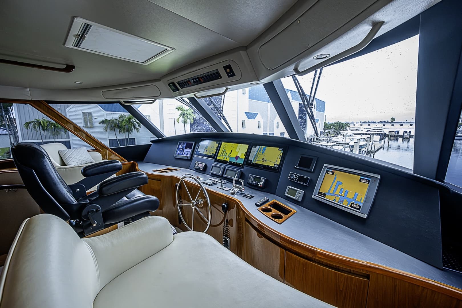 2011 Viking 76 Enclosed Bridge