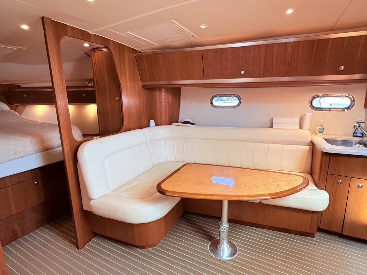 2007 Tiara Yachts 3600 Sovran