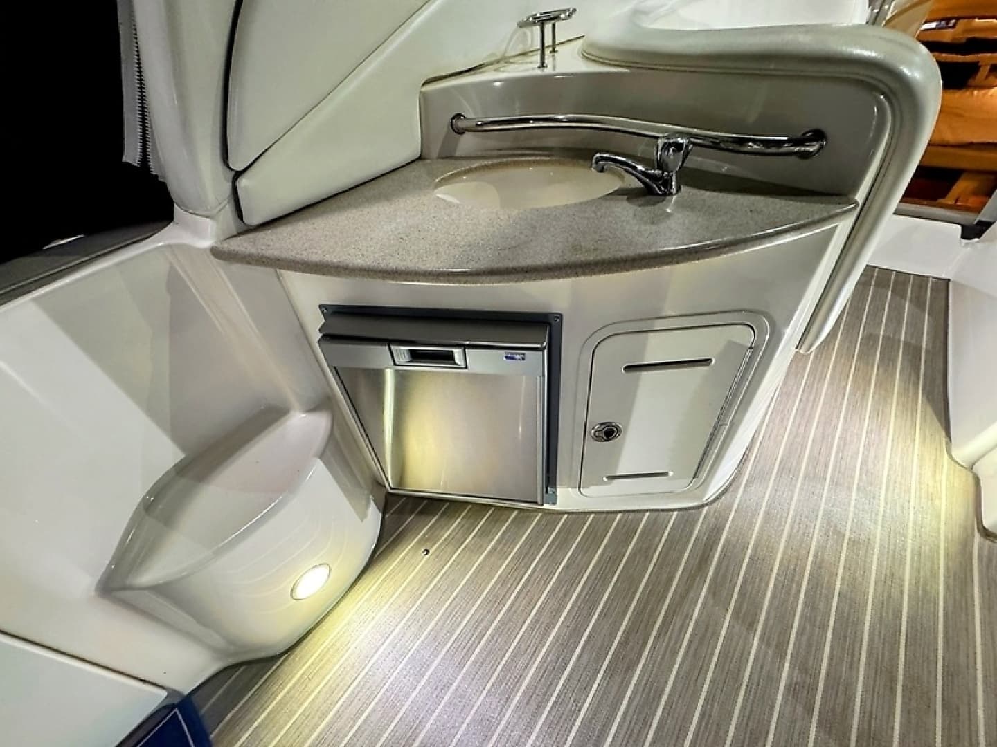 2007 Sea Ray 320 Sundancer