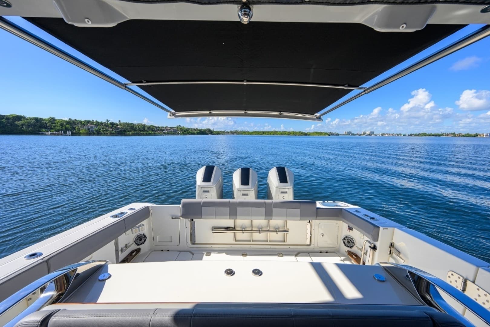 42 ft Boston Whaler 2024 Outrage GATE KEEPER