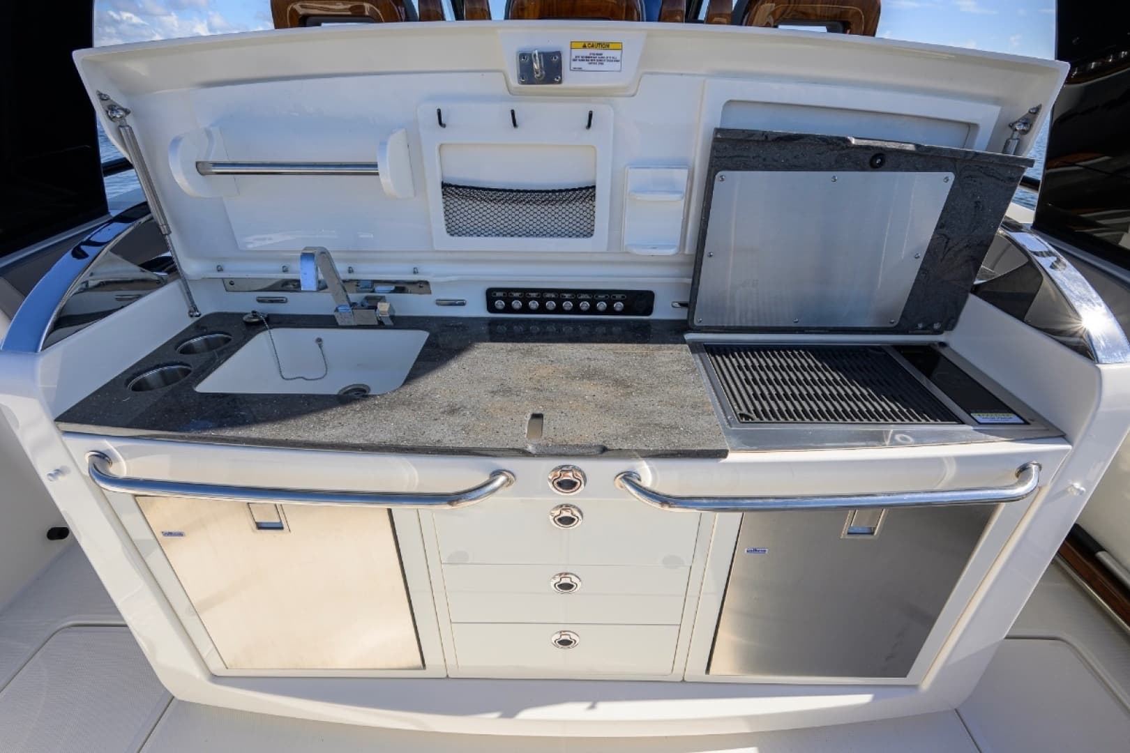 42 ft Boston Whaler 2024 Outrage GATE KEEPER