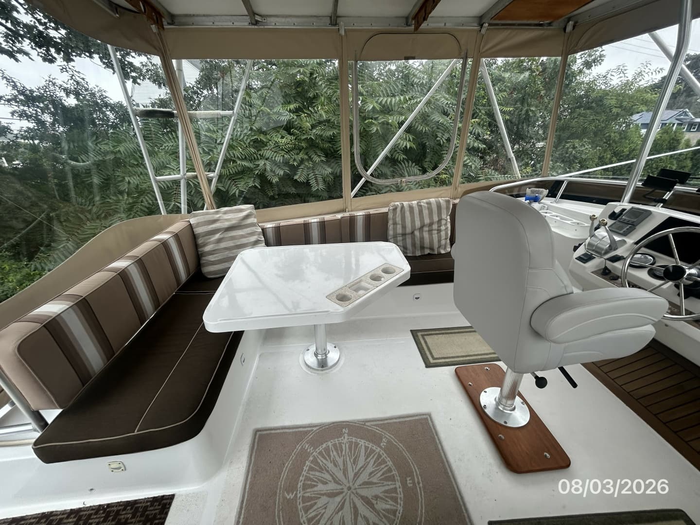 43' Mainship flybridge port