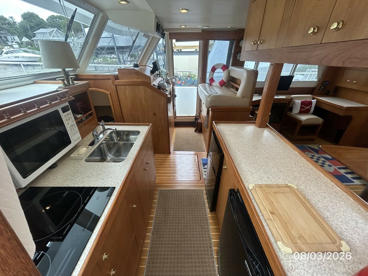 43' Mainship galley3