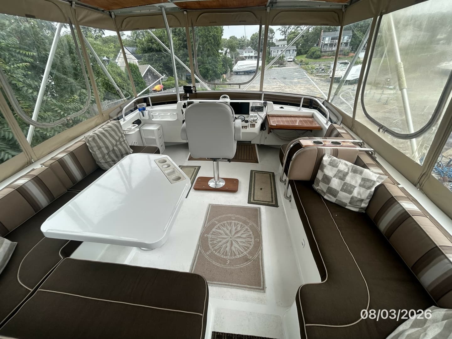 43' Mainship flybridge forward