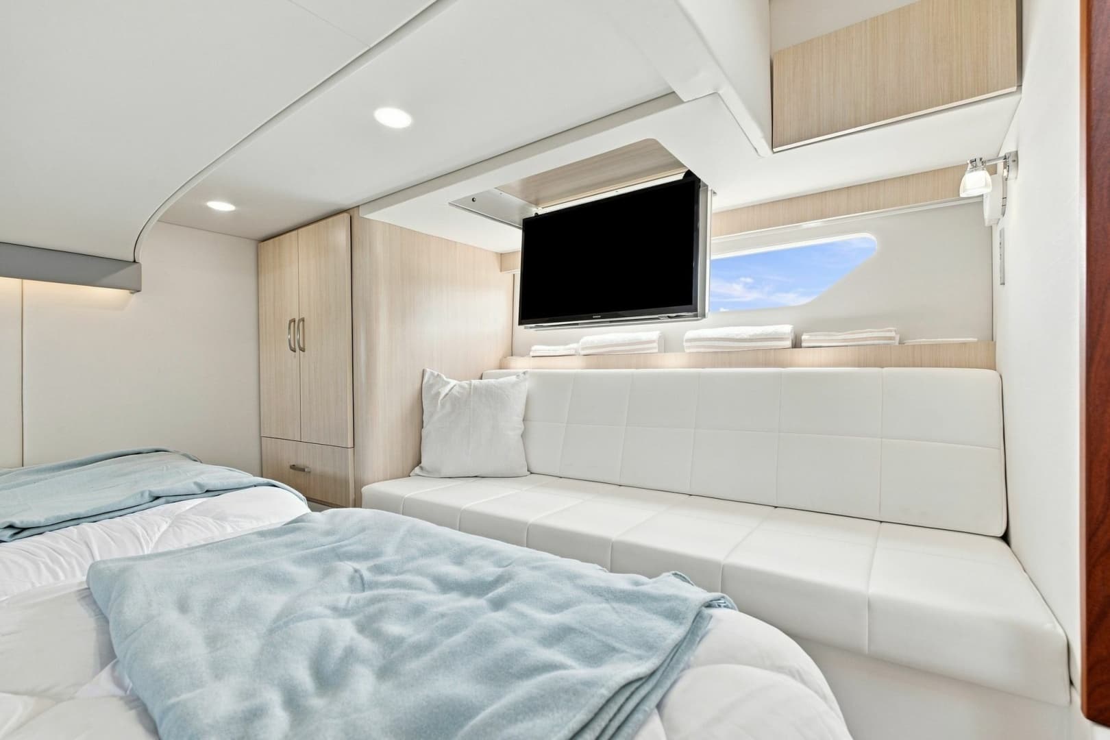 2025 Regal 42 Grande Coup