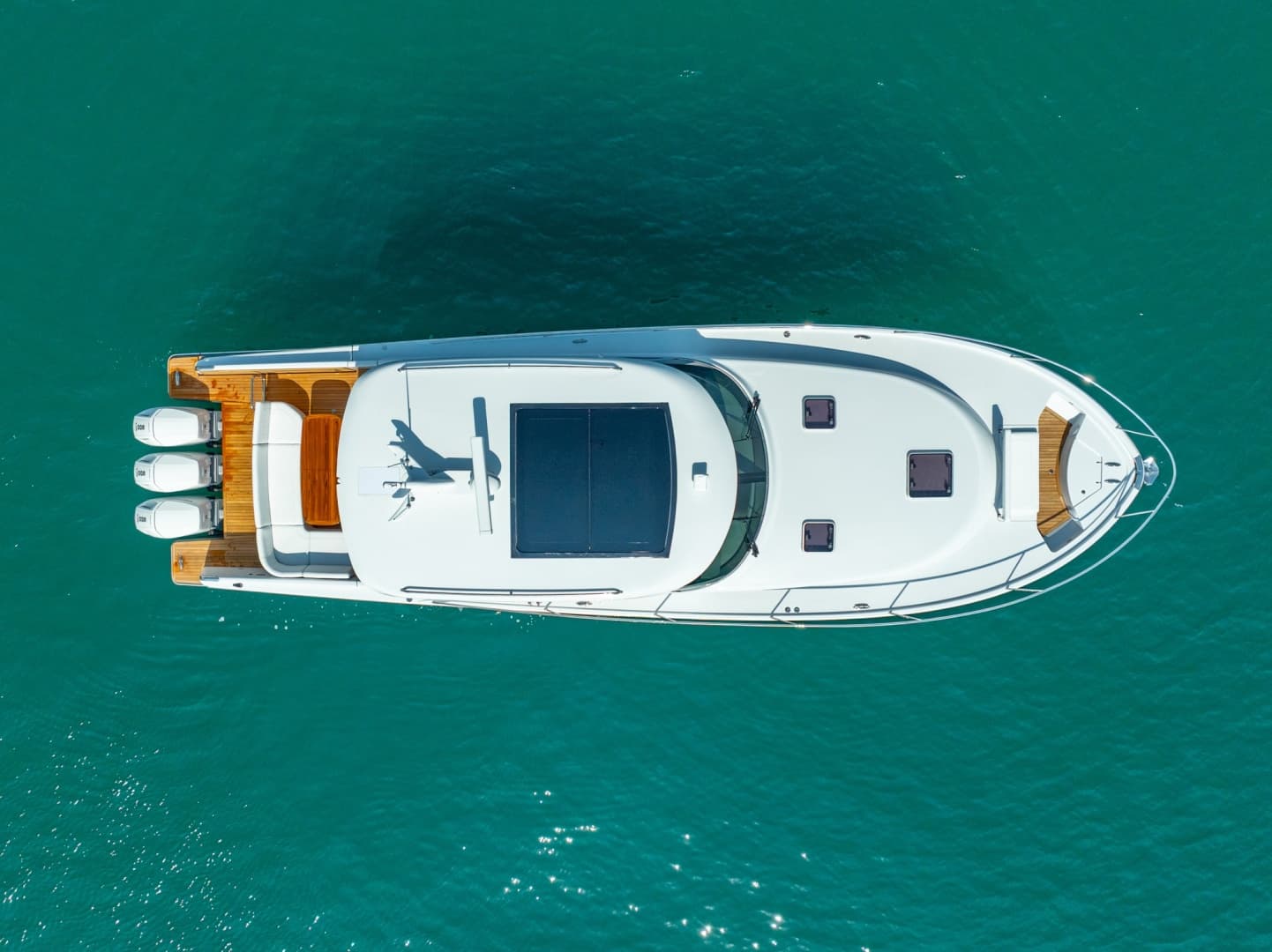 Eclipse 50 - STINGRAY GRAY - Exterior Profile