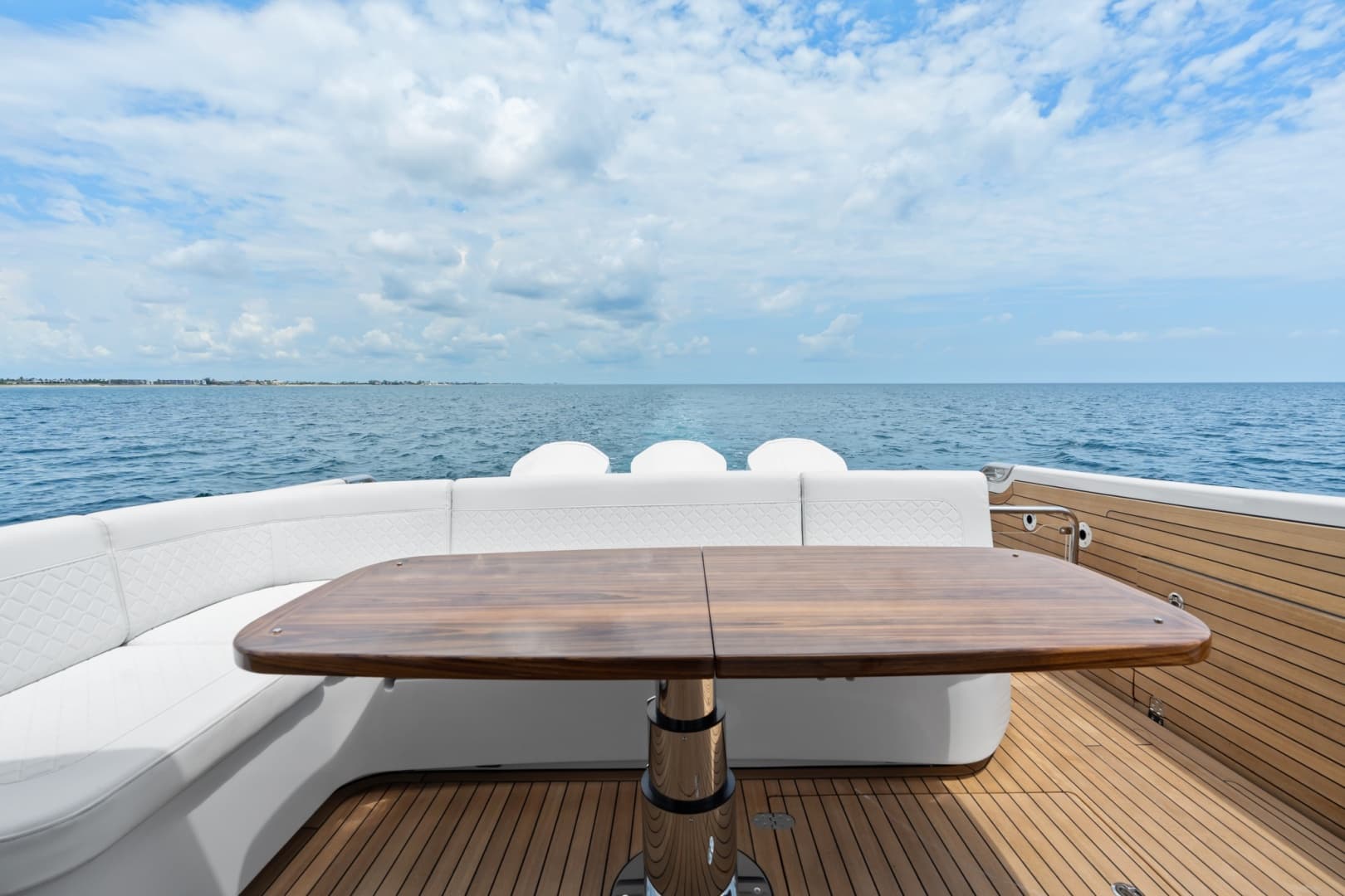 Eclipse 50 - STINGRAY GRAY - Aft