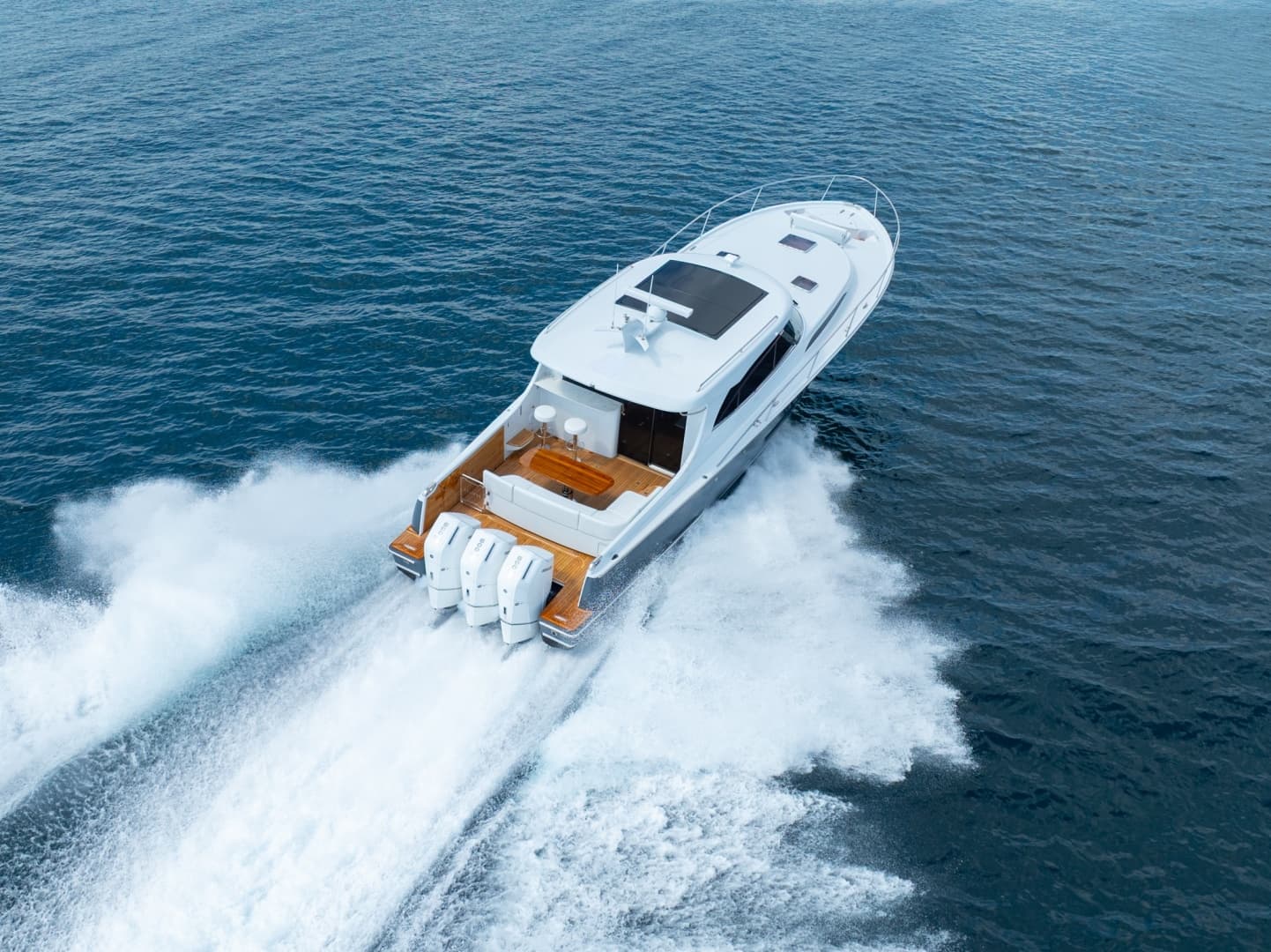 Eclipse 50 - STINGRAY GRAY - Exterior Profile