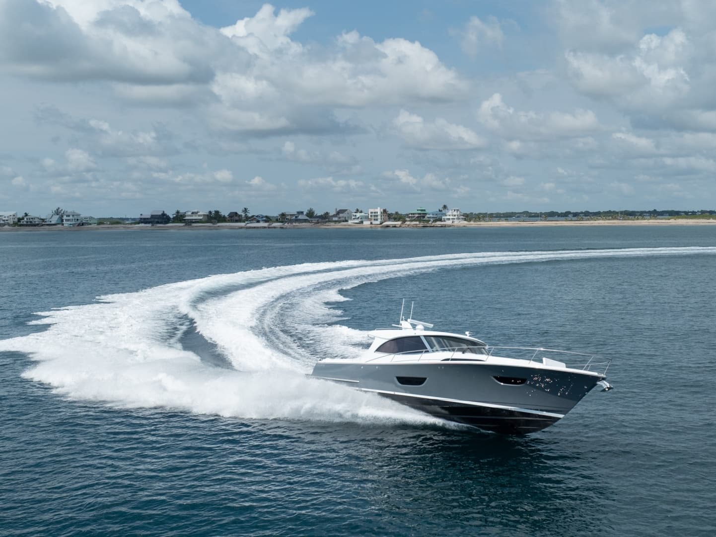 Eclipse 50 - STINGRAY GRAY - Exterior Profile