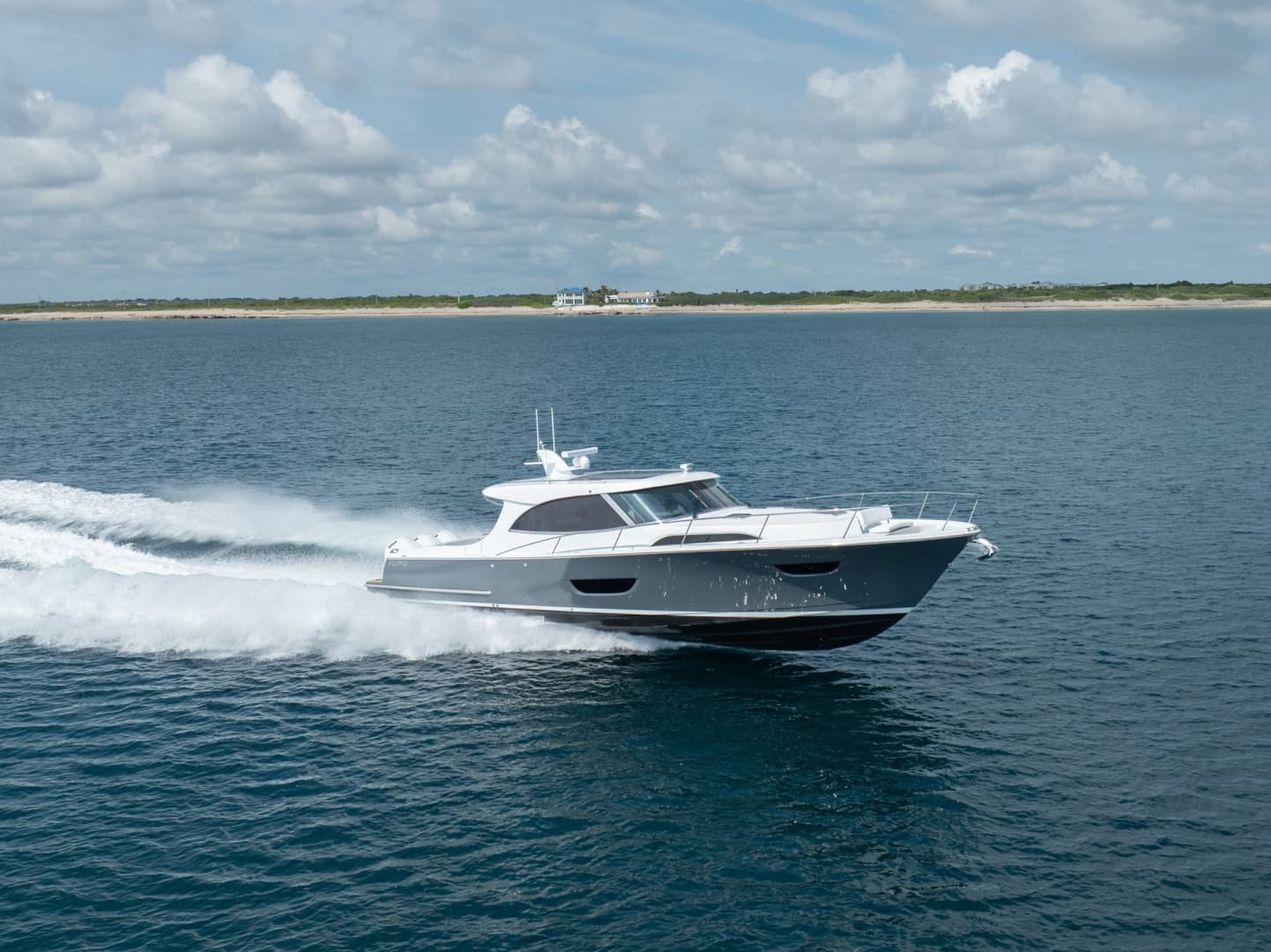Eclipse 50 - STINGRAY GRAY - Exterior Profile