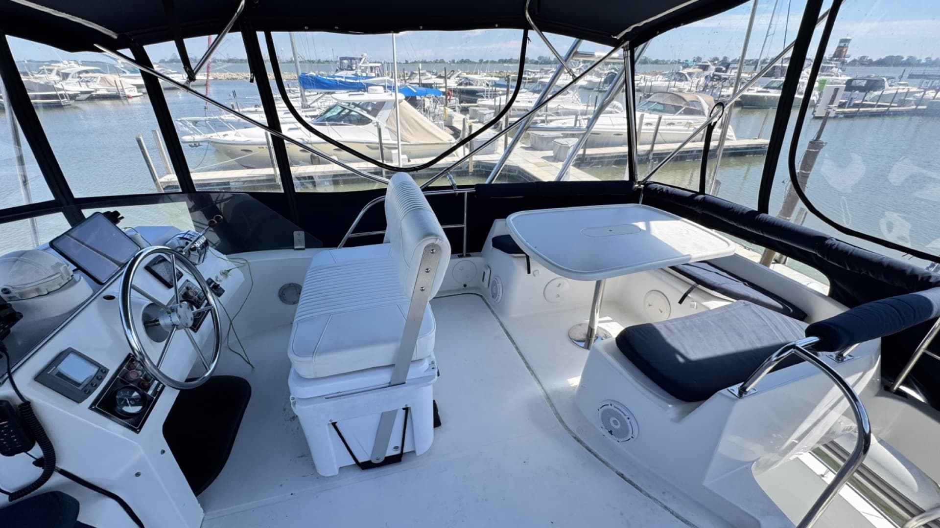 Flybridge Helm Seating