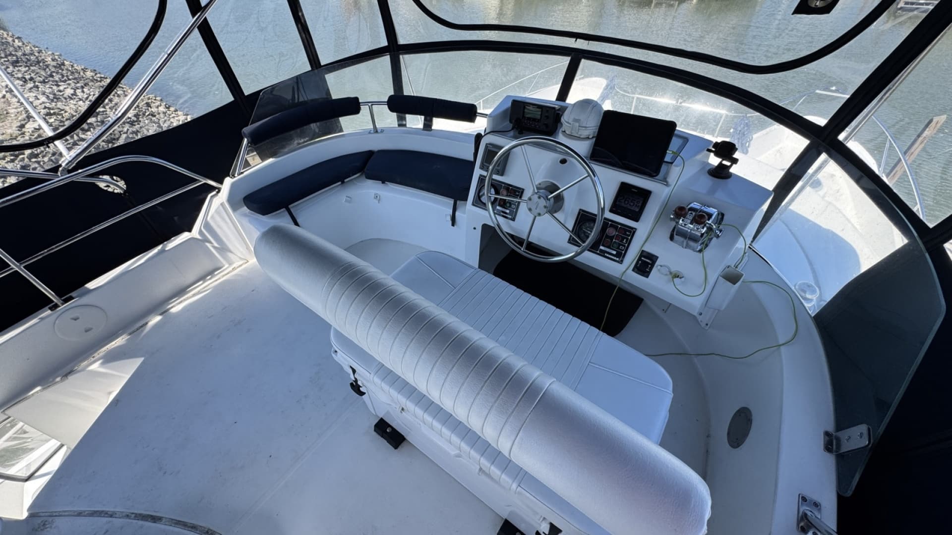 Flybridge Helm Seating