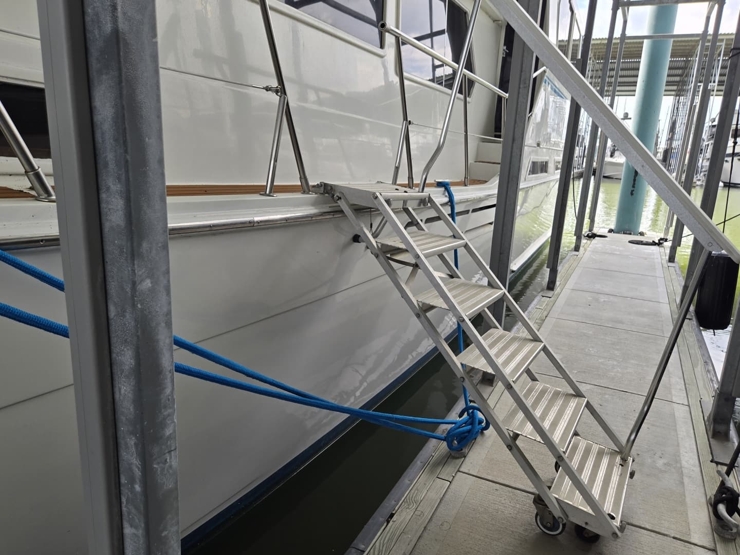 1988 Marine Trader Montechristo 56