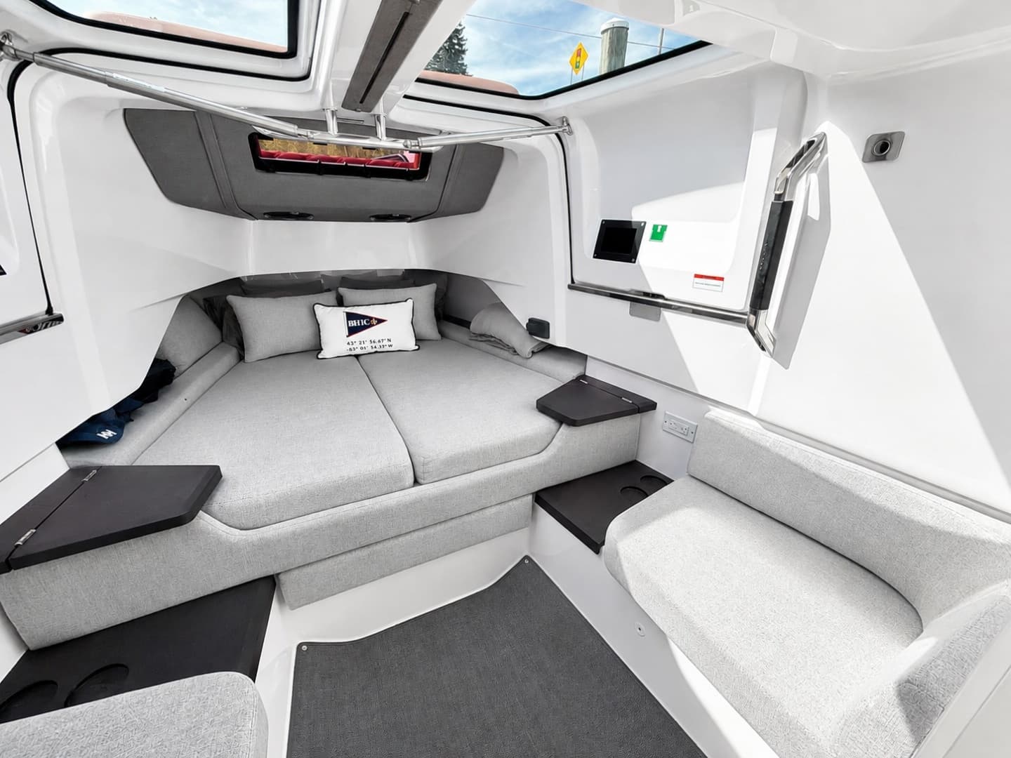 2022 Axopar Brabus 37 XC Cross Cabin