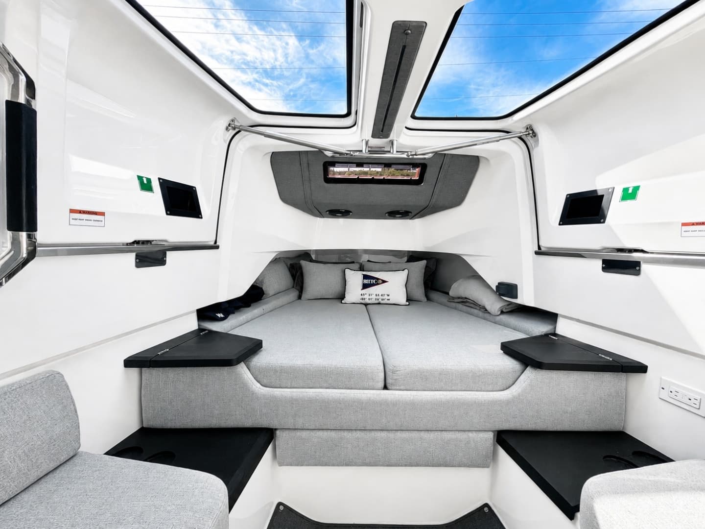 2022 Axopar Brabus 37 XC Cross Cabin