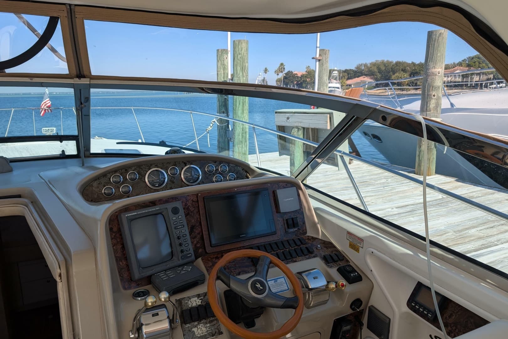 1999 Sea Ray 370 Express Cruiser