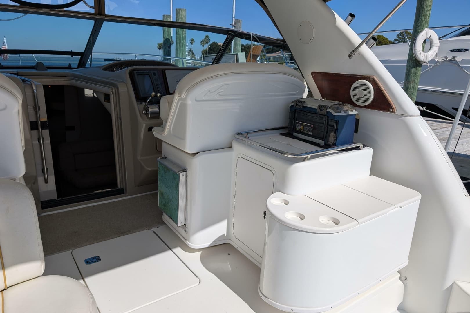 1999 Sea Ray 370 Express Cruiser