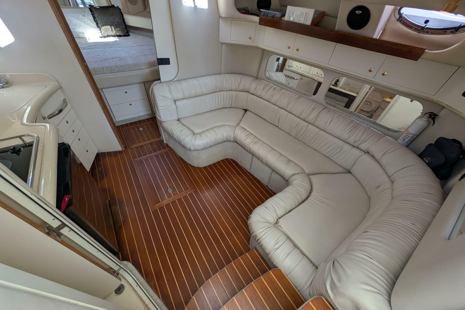 1999 Sea Ray 370 Express Cruiser