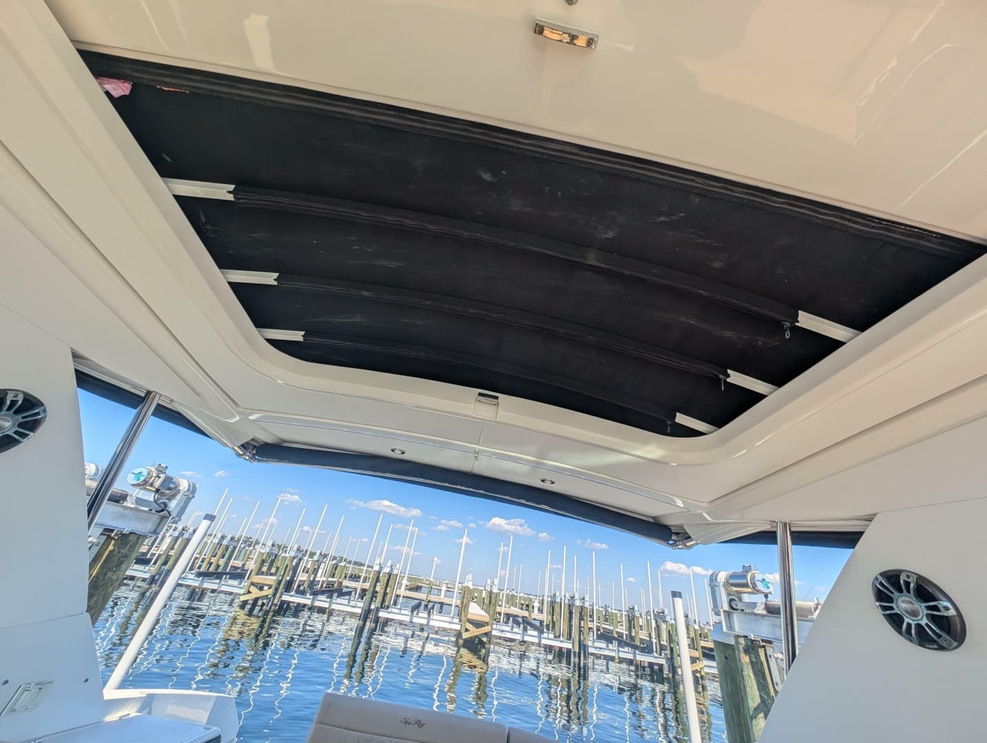 2019 Sea Ray Sundancer 320
