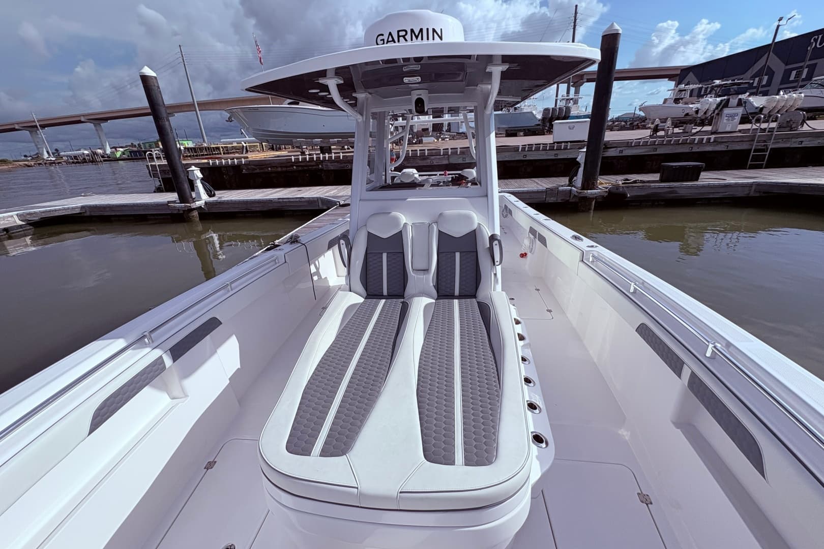 2024 Invincible 33 Catamaran