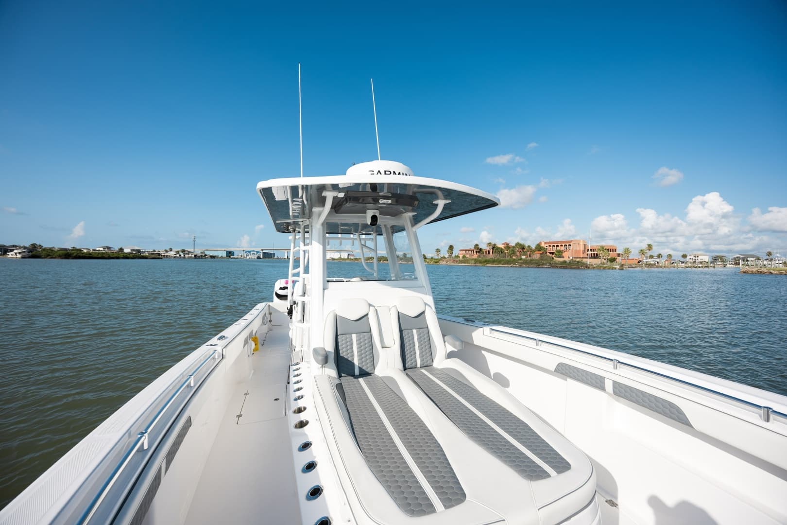 2024 Invincible 33 Catamaran