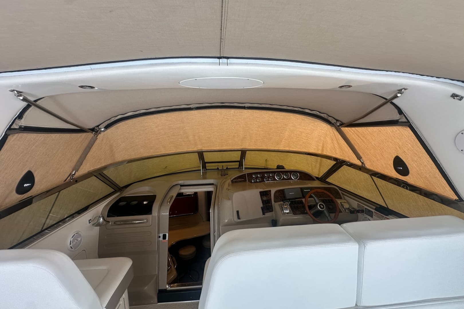 1999 Sea Ray Sundancer 370