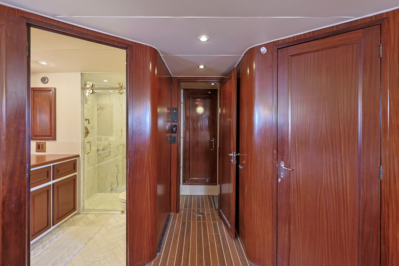 1989 Hatteras 74 Cockpit Motor Yacht